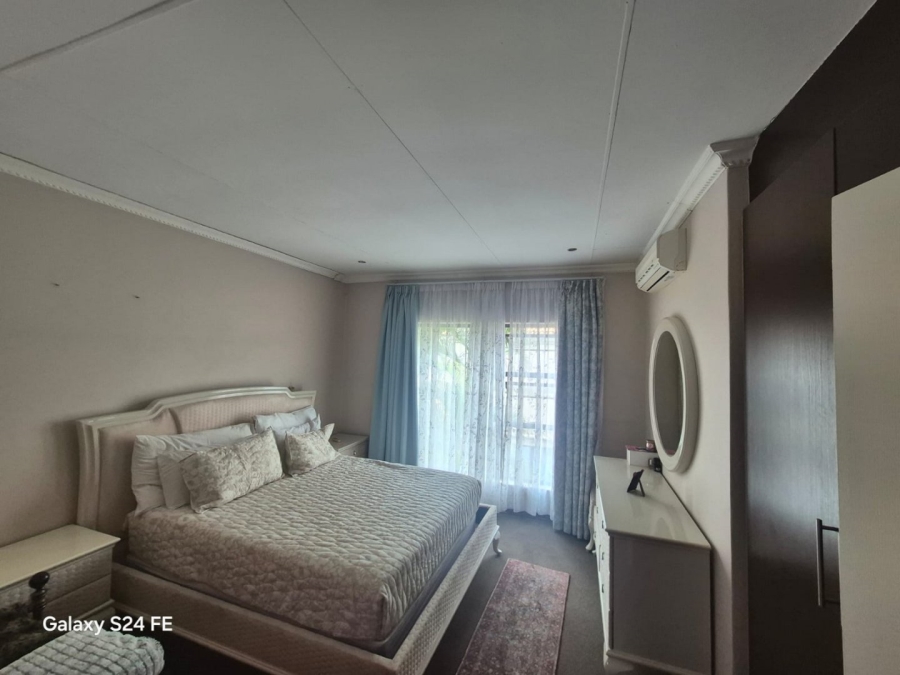 3 Bedroom Property for Sale in Safari Gardens North West